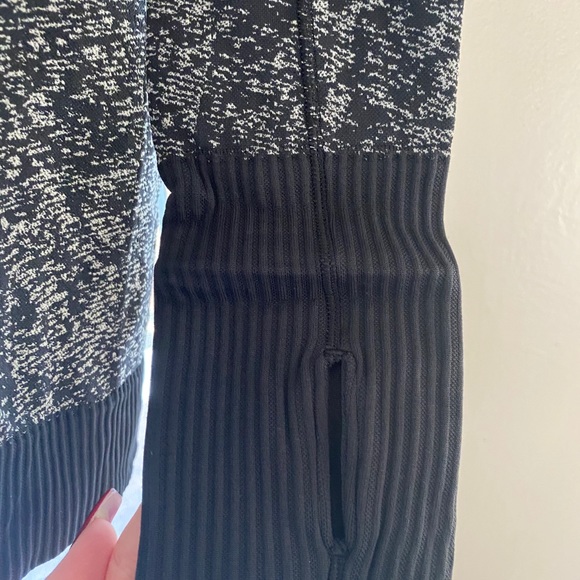 Lululemon quarter zip - Picture 2 of 6